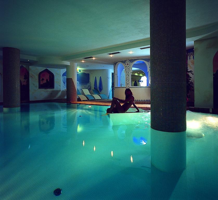 Hotel Alba Wellness & Spa Canazei Luaran gambar